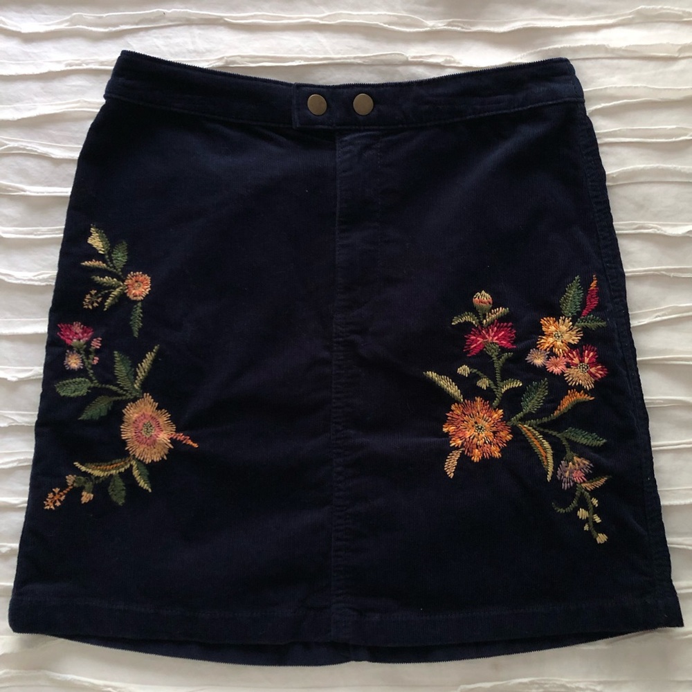 Embrodiered Corduroy Skirt
